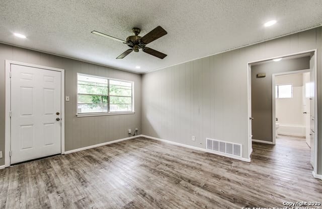 6902 DESILU DR - 6902 Desilu Drive, San Antonio, TX 78240