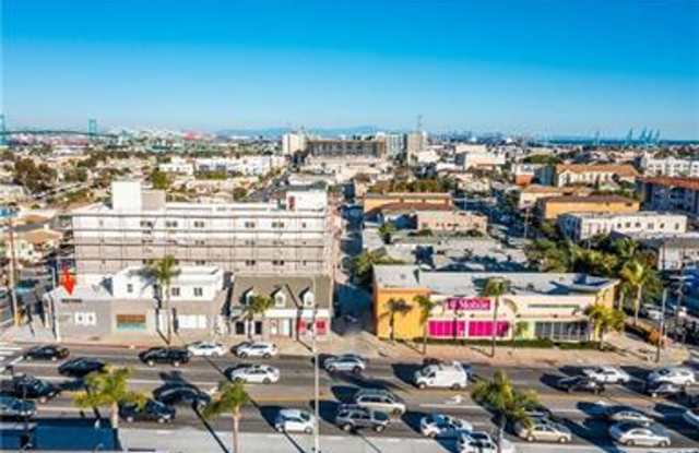 Office/Retail unit on Gaffey Available Gallery 2