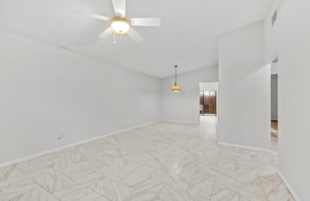 8019 SE Villa Circle Gallery 4