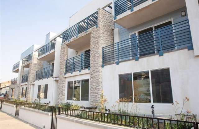 14614 Vanowen photos photos