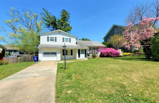 Awesome 3 Bedroom/3 Full Bath Split Level Home in close in Bethesda! - 6405 Middleburg Lane, Bethesda, MD 20817