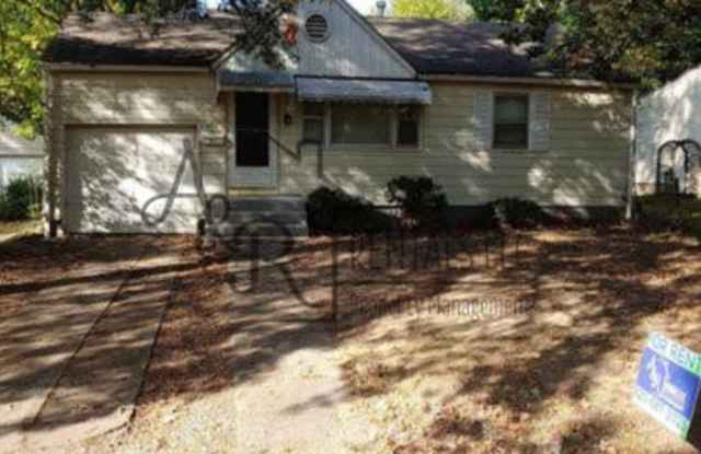 462 Fieldcrest - 462 Fieldcrest Drive, Pittsburg, KS 66762