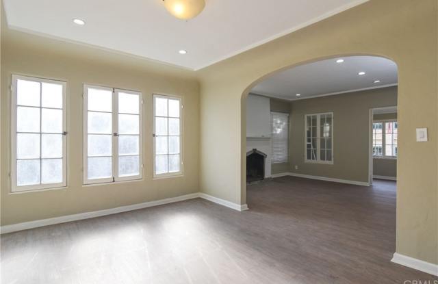 224 S Rexford Drive Gallery 2