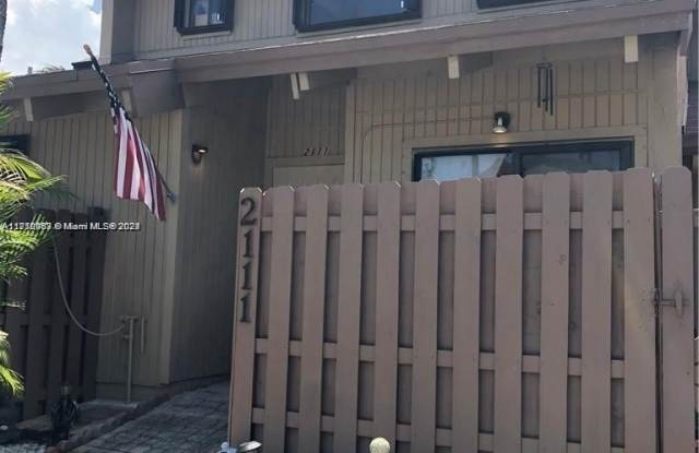 2111 SW 81st Ave - 2111 Southwest 81st Avenue, Davie, FL 33324 2111 SW 81st Ave - 2111 Southwest 81st Avenue, Davie, FL 33324