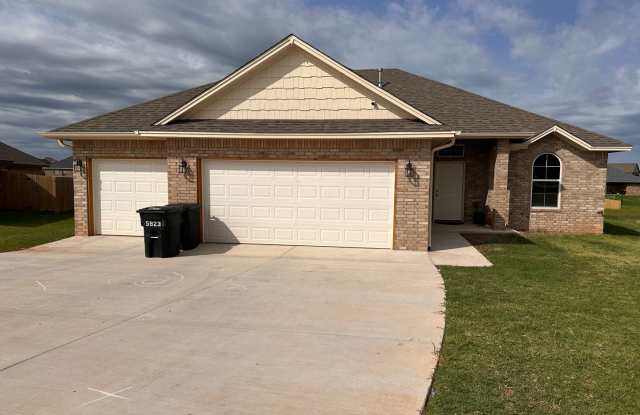 5923 NE Yorktown Ct photos photos