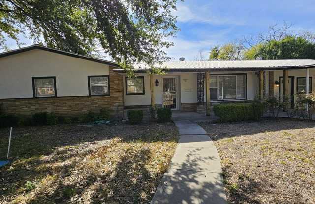 210 Sunnycrest photos photos