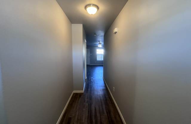 3422 Itasca Street Gallery 2