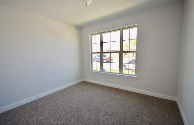 1308 Green Leaf Drive Gallery 2