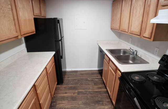 3311 S Monaco Pkwy Apt B Gallery 3