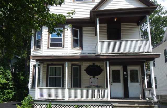 3 Bedroom Apartment Close to Campus - 8/1/26 photos photos