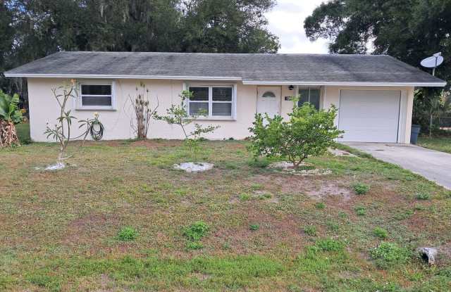 $500.00 OFF FIRST MONTH'S RENT Adorable 3/1 Available Now!!! photos photos