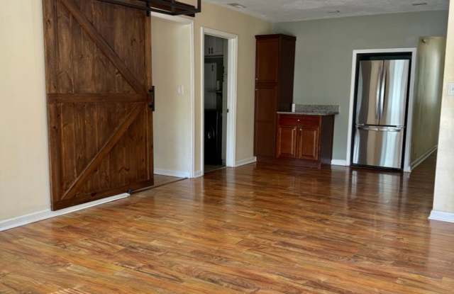 4BD/2BA Renovated Ranch on Cul-de-sac  in Bradford Acres! Detached Garage! Off of Shore Drive! Gallery 4
