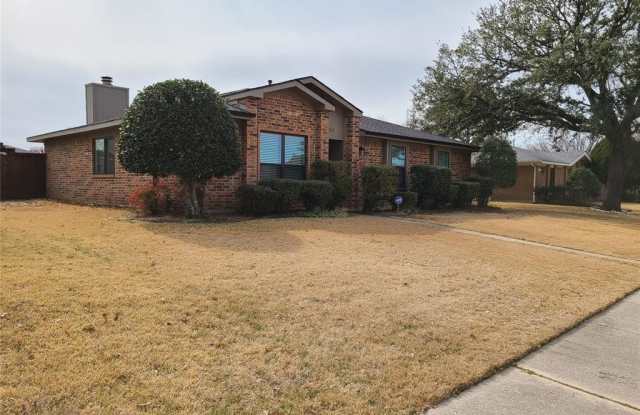 1762 Glencairn Lane - 1762 Glencairn Lane, Lewisville, TX 75067