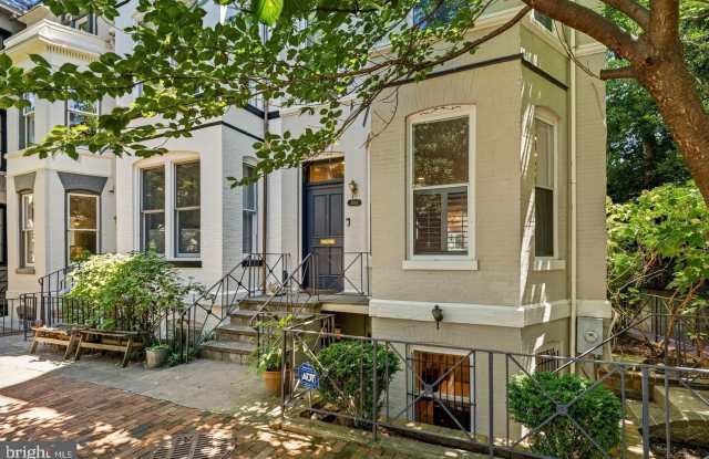 3044 CAMBRIDGE Place NW Gallery 1