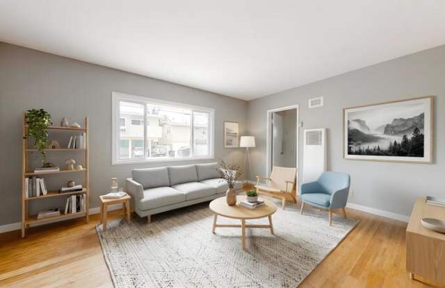 1529 Granville Avenue - 4 photos photos
