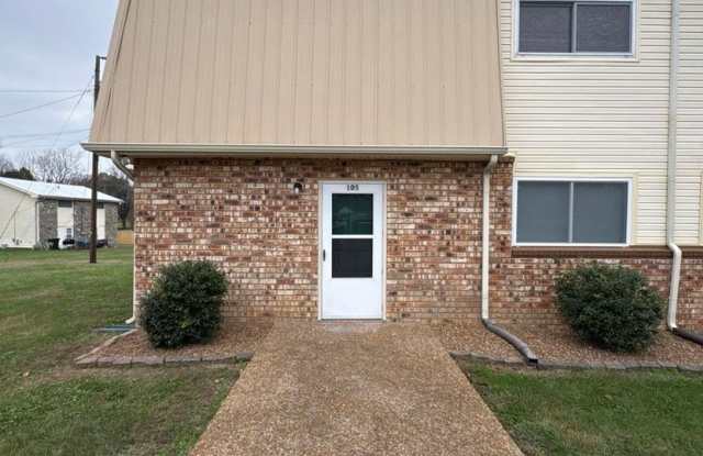 2 Bedroom Duplex in Historical Gallatin! - 105 Frances Street, Gallatin, TN 37066
