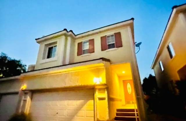 Guard-Gated Green Valley Ranch | Upgraded 3BR/2.5BA Townhome photos photos