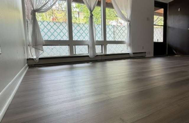 165 Belaire Dr Gallery 2