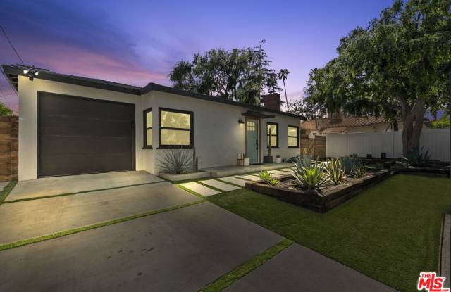 10868 Weddington Street photos photos
