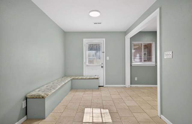 Charming Brick Ranch in the Heart of Churchland Gallery 4