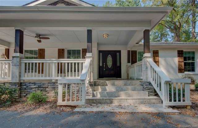 6232 Sharon Road Gallery 2