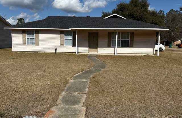 Warm and inviting single-story home, perfect for comfortable living. photos photos