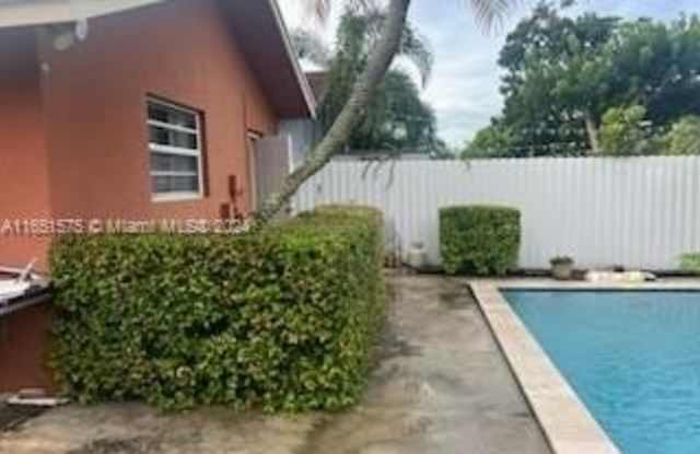 9716 SW 146th Pl Gallery 2