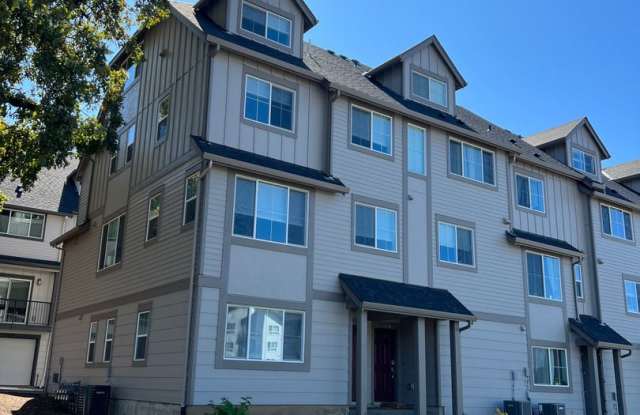 NEW LOWERED RENT! Don't Miss Out On This Beautiful Spacious Home with Mother in Law Suite! - 17022 Southwest Lemongrass Lane, Tigard, OR 97007