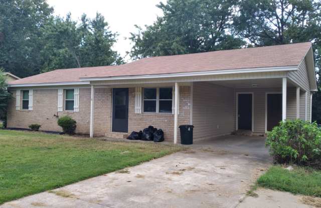 OFF MARKET: 3/1, 1122 sqft. Home w/fenced yard for Lease @ 19 Hartwell Pl., Searcy ($1235) - 19 Hartwell Place, Searcy, AR 72143