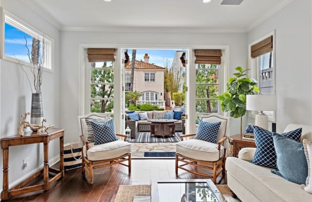 315 Goldenrod Avenue - 315 Goldenrod Avenue, Newport Beach, CA 92625