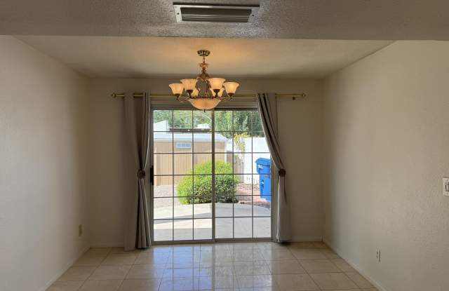 621 E CALAVAR Road Gallery 4