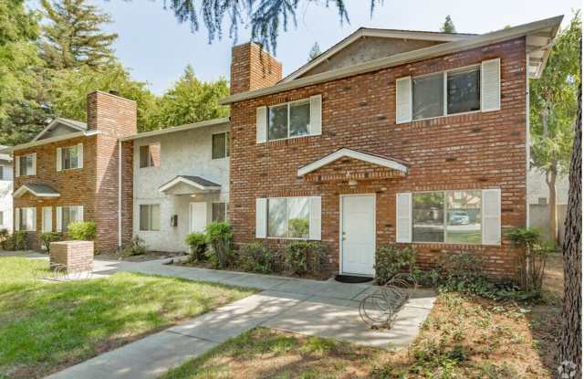 Spacious 4 Bedroom Townhomes in Chico photos photos