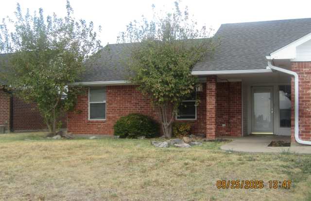 Very nice home located in the Park Ridge Area!  Bishop School District Gallery 1