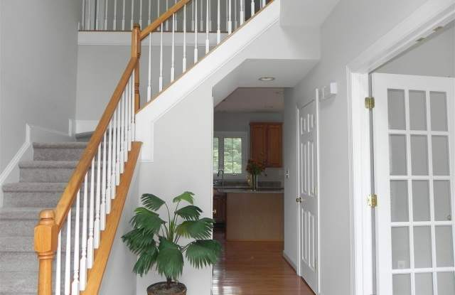 103 Hickorywood Boulevard Gallery 2
