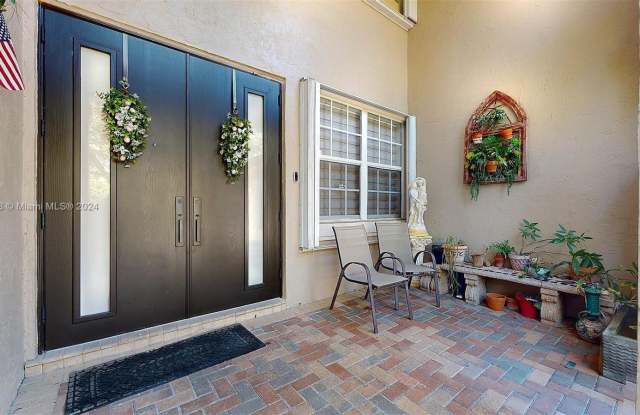15730 SW 148th Ter Gallery 3