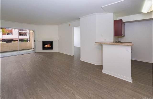 5520 Owensmouth Avenue - 5520 N Owensmouth Ave, Los Angeles, CA 91367