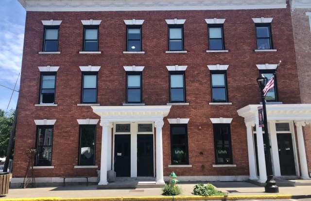 202 Warren Streets - 202 Warren Street, Hudson, NY 12534