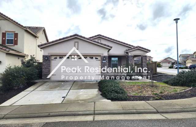Beautiful 4bd/2ba Folsom Home with 2 Car Garage photos photos