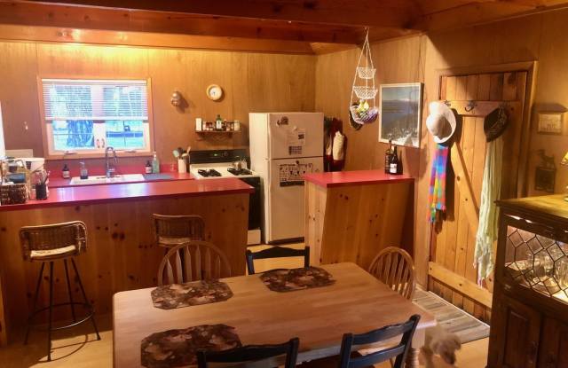 Furnished Ski Lease cabin Gallery 4
