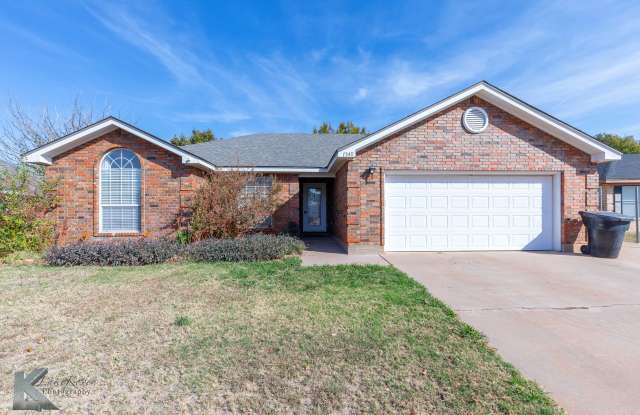 3/2/2 UPDATED! 6 MONTH LEASE AVAILABLE!   All appliances included! photos photos