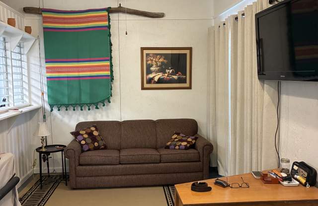 112 E Scott St photos photos