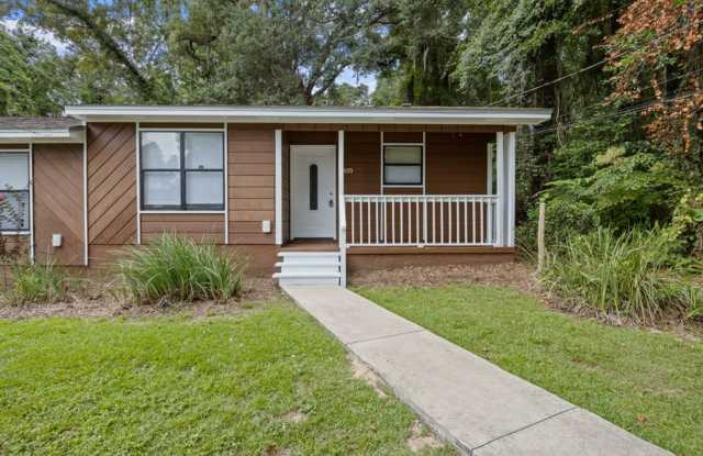 AVAILABLE NOW: 2Bd/1Ba - with fireplace - 823 Livingston Ct Gallery 4