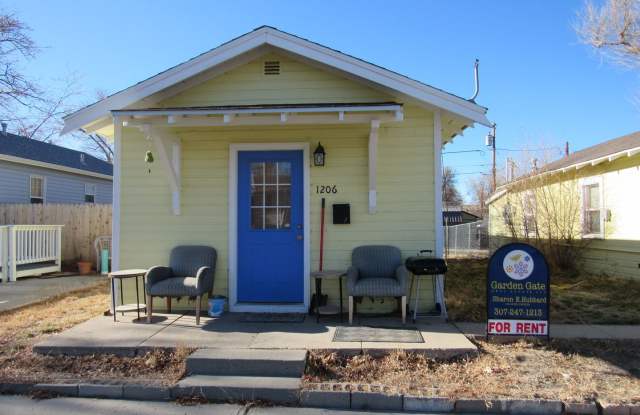 Cozy 2 Bedroom Cottage photos photos