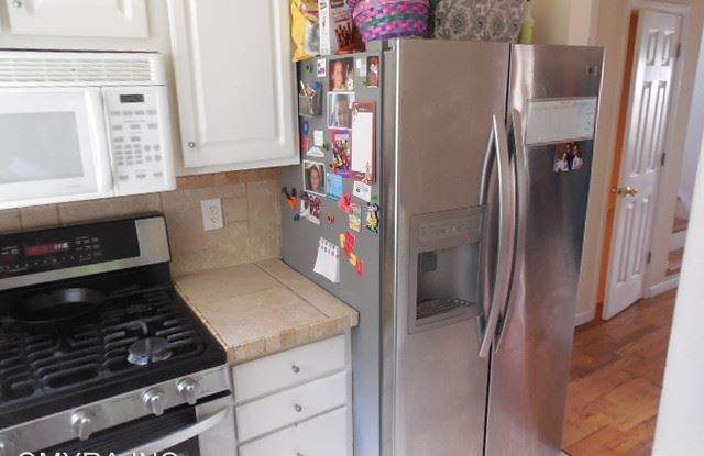 2702 Windsor Court NW Gallery 3