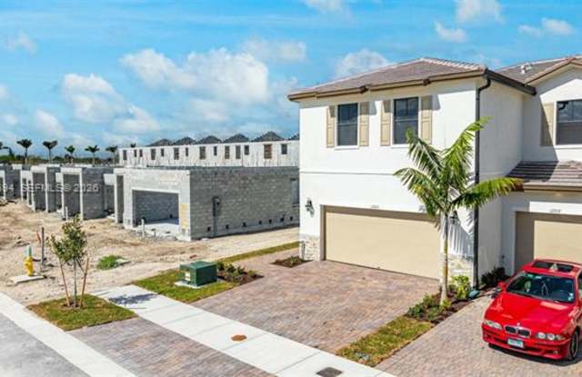 12923 SW 231st Ter th 12923, Miami, FL 33170 photos photos