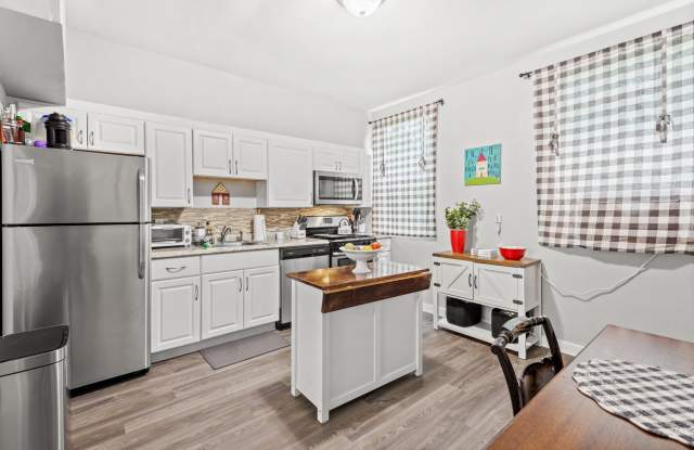 SECURE your spot TODAY and ENJOY $250 OFF the 1st 2 MONTHS of rent if signed lease by 11/13/24! SENSATIONAL 2 BEDROOM BEAUTY IN BEACH VIEW AND COVERED FRONT PORCH! PROUDLY ACCEPTS SECTION 8!! - 1635 Suburban Avenue, Pittsburgh, PA 15216