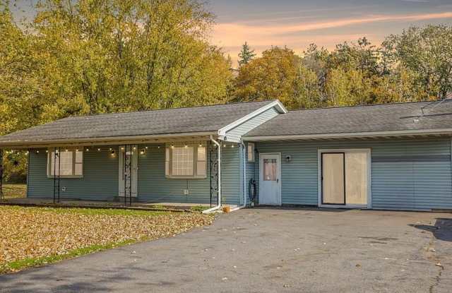 Charming 3BR House in Basom photos photos