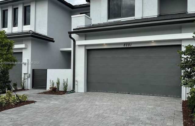 8281 SW 121st Ter photos photos