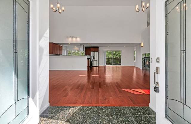 Bellevue Custom Built Home Gallery 4