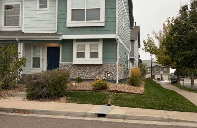 2 Story End Unit with 3 BR/2 1/2 BA Gallery 3